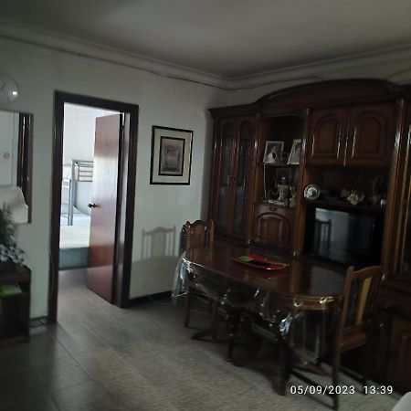 Apto Barcelona C R Apartment Santa Coloma de Gramanet Exterior foto