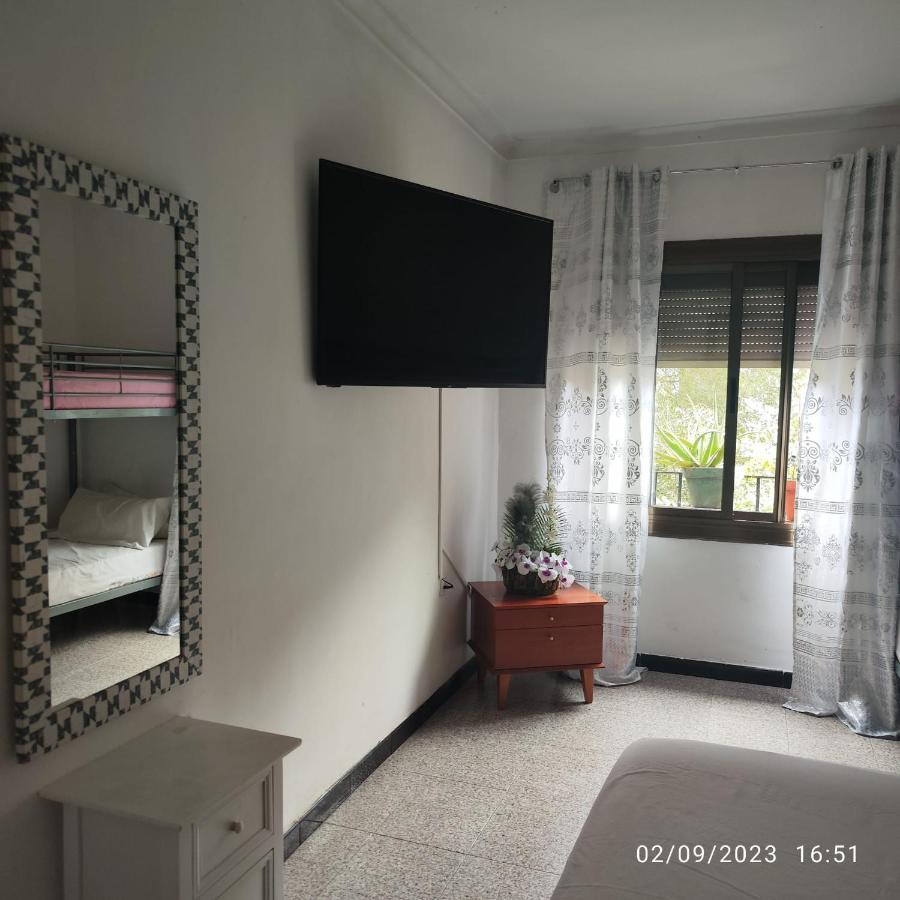 Apto Barcelona C R Apartment Santa Coloma de Gramanet Exterior foto